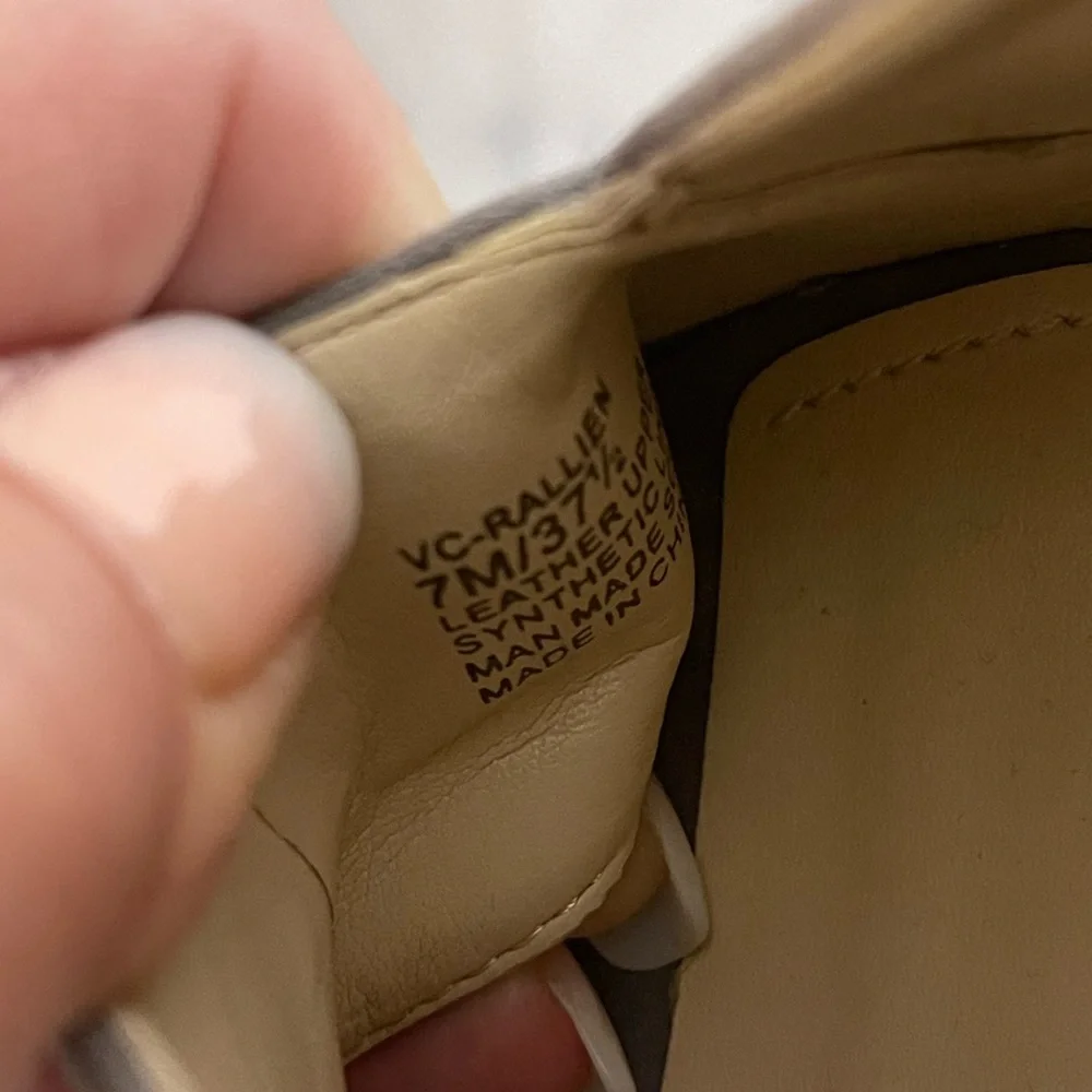 Vince Camaro Rallien Womens Peep Toe Pump Heels Sz 7! - Picture 6 of 6